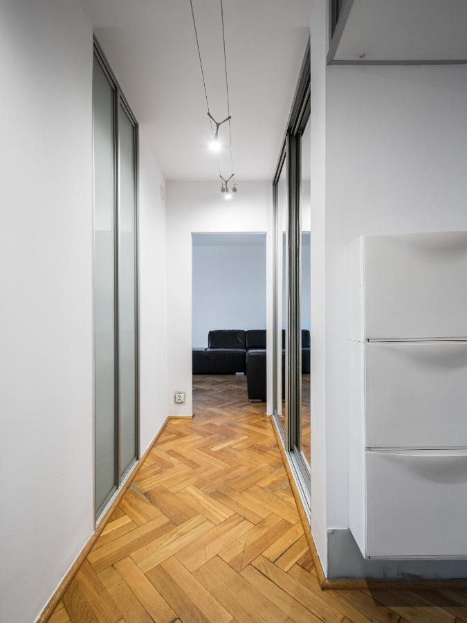 Apartament Afrykanska Street *